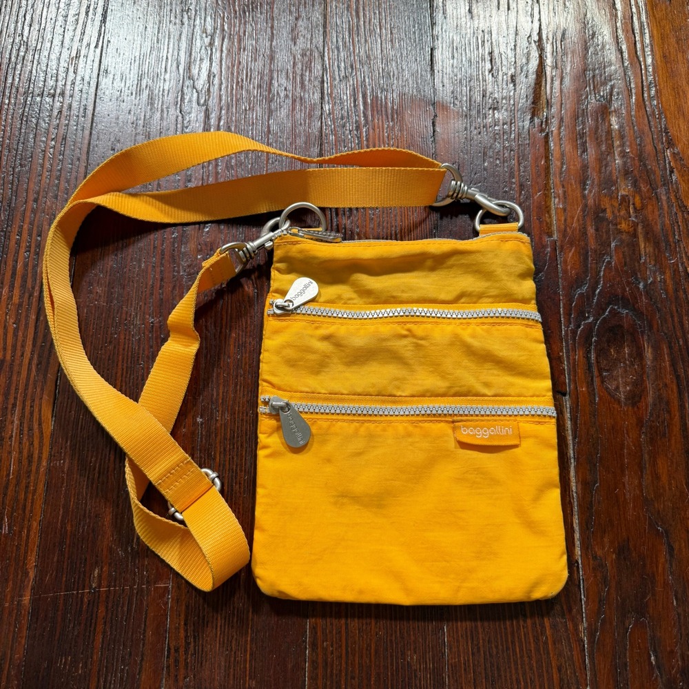 Baggallini Crossbody Bag Purse Yellow Nylon Multi Pocket Travel Minimalist